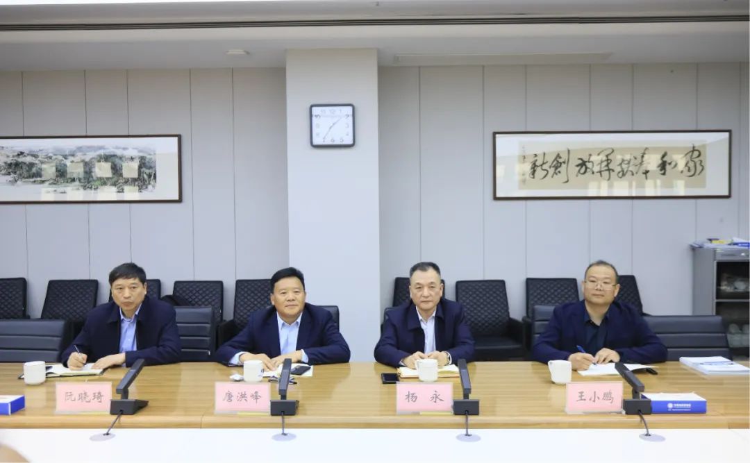 森林舞会官网乳业集团党委书记、董事长唐洪峰一行赴中原食品尝试室同中国工程院院士、中原食品尝试室主任任发政座谈互换