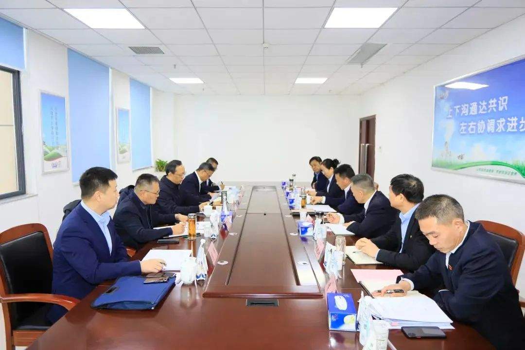 省当局国资委党委书记、、、主任李涛一行到森林舞会官网乳业集团调研