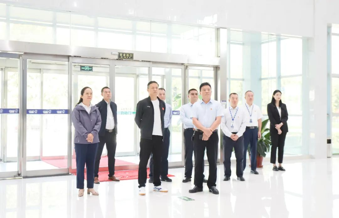 欢乐过“双节”，，，安全不放假｜河南农投集团党委书记、、、董事长李晓寰一行莅临森林舞会官网乳业集团发展“双节”安全出产大查抄活动并慰问一线职工、、、