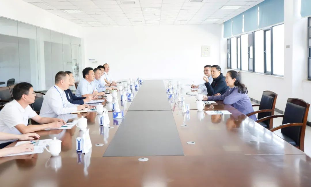 欢乐过“双节”，，，安全不放假｜河南农投集团党委书记、、、董事长李晓寰一行莅临森林舞会官网乳业集团发展“双节”安全出产大查抄活动并慰问一线职工、、、