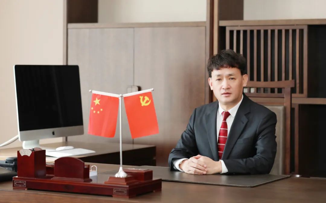 双双获奖 喜事连连｜ 森林舞会官网乳业集团荣获“河南省驰名品牌”奖，董事长关晓彦荣膺“2022年度品牌人物”