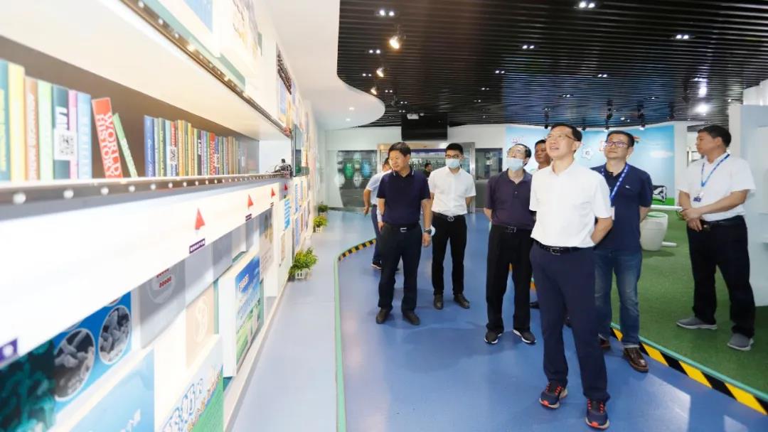 快讯 | 湖北省农业厅副厅长王海涛等辅导一行莅临河南森林舞会官网乳业集团参观调研