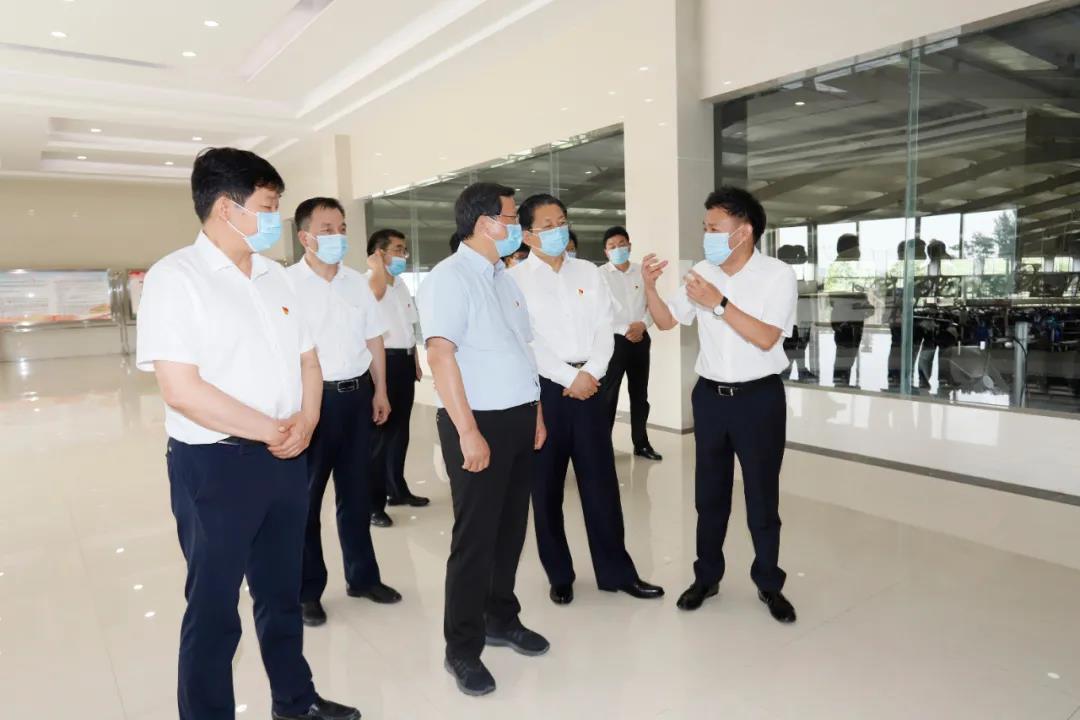 快讯 | 河南省委常委、、省纪委书记、、省监委主任任正晓莅临森林舞会官网乳业集团新蔡瑞亚牧场调研