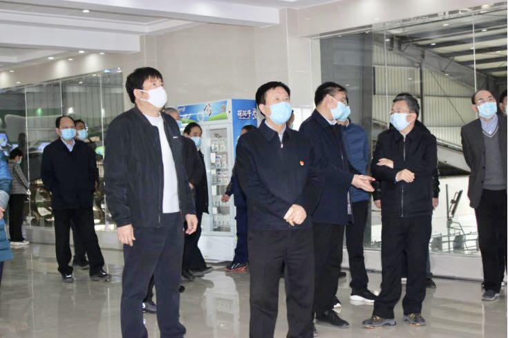 平顶山市委书记周斌一行莅临森林舞会官网乳业集团 鲁山瑞亚牧业有限公司调研疫情防控和复工复产情况
