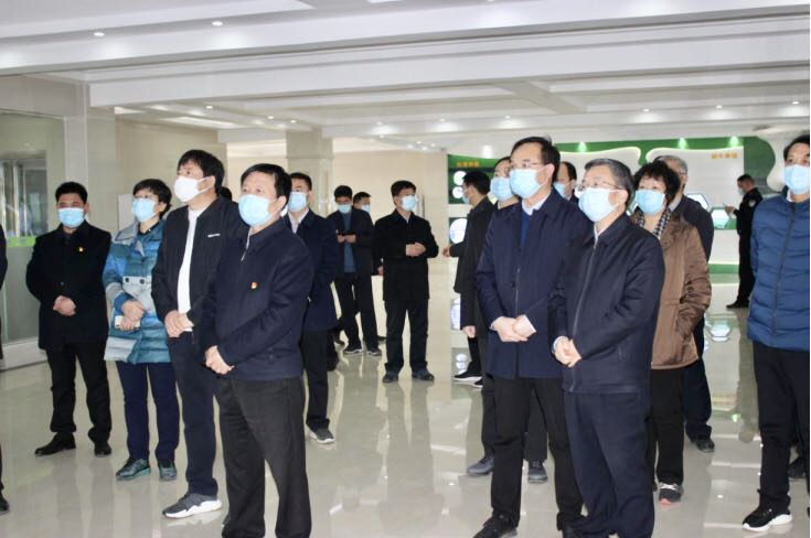 平顶山市委书记周斌一行莅临森林舞会官网乳业集团 鲁山瑞亚牧业有限公司调研疫情防控和复工复产情况
