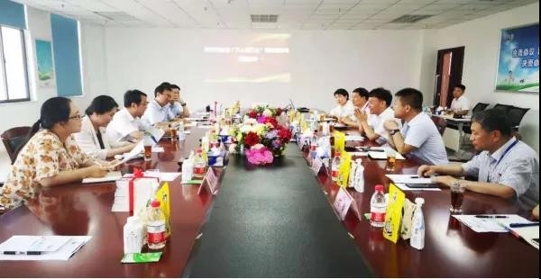 河南省高级人民法院院长胡道才一行莅临森林舞会官网乳业集团发展“万人助万企”活动 助力企业发展